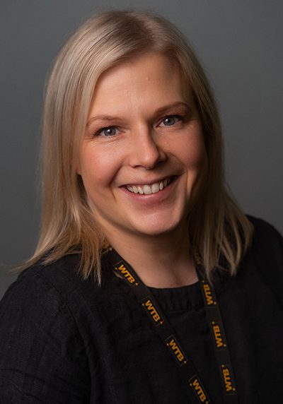 Lähikuvassa Mari Viljanen.